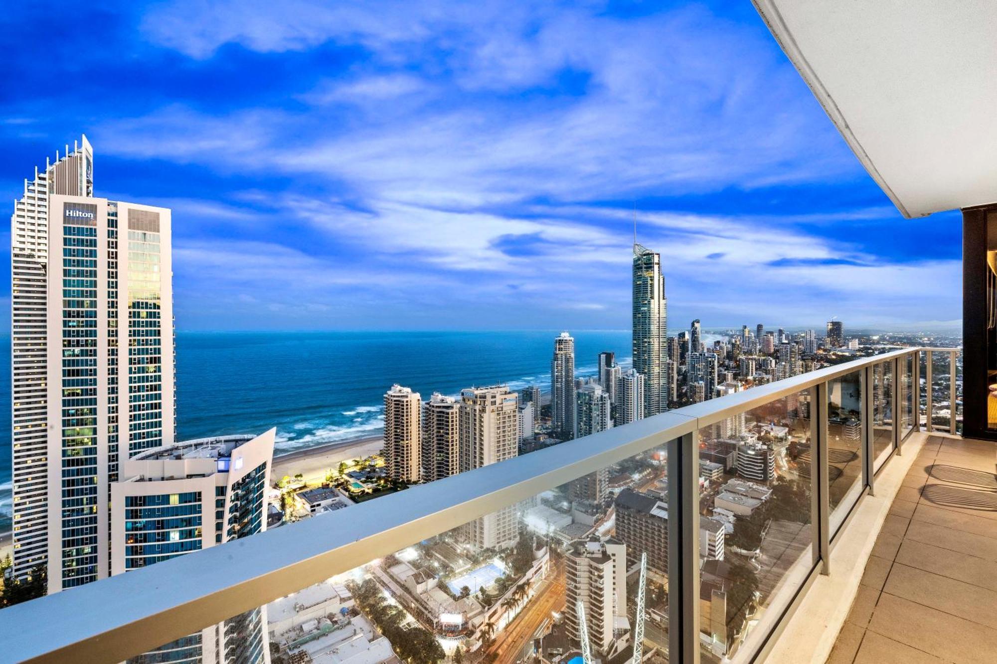 Ocean View Apartments With Balcony - Circle On Cavill - Central Location! - Self Contained & Privately Managed Gold Coast Luaran gambar