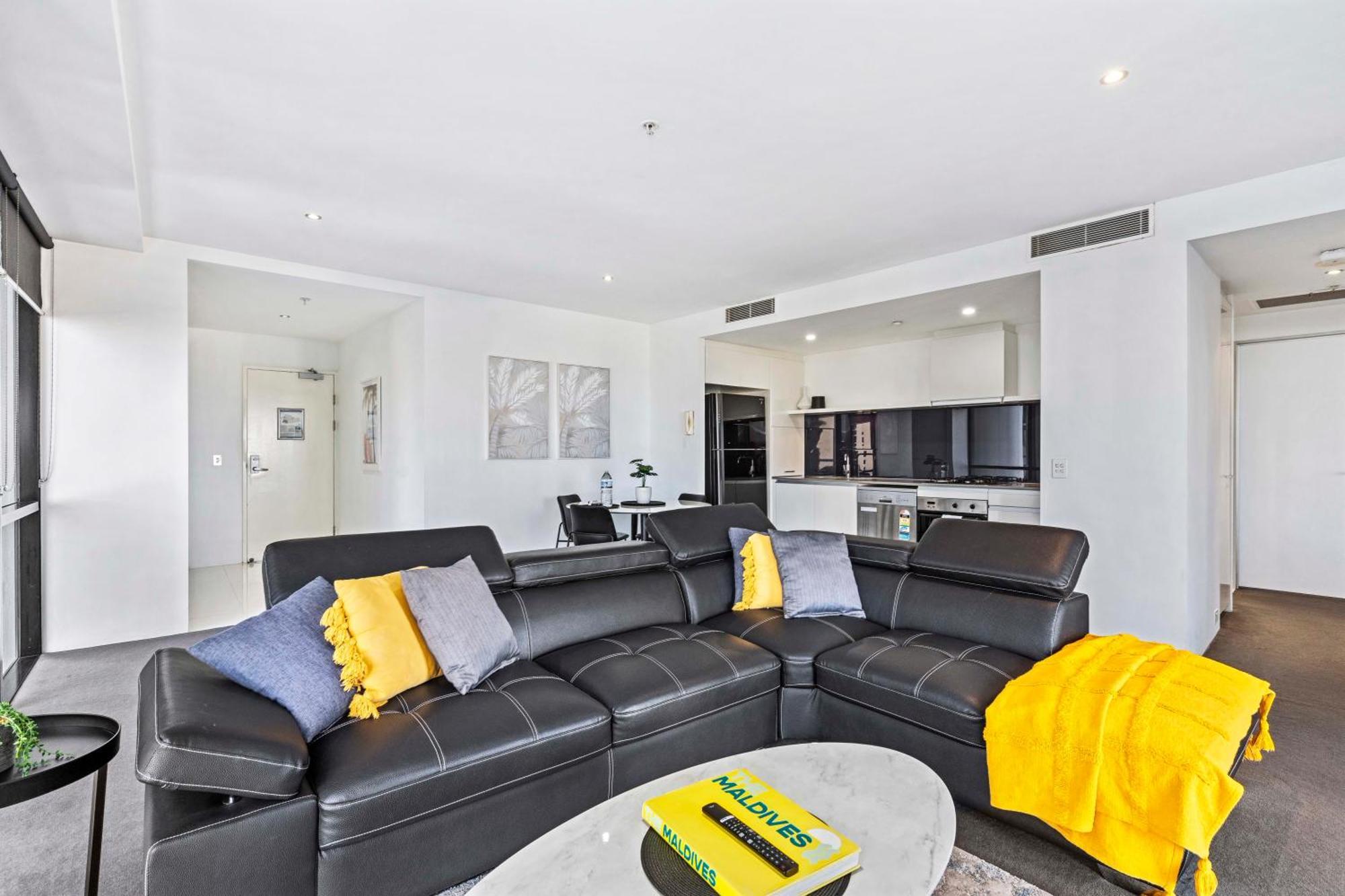 Ocean View Apartments With Balcony - Circle On Cavill - Central Location! - Self Contained & Privately Managed Gold Coast Luaran gambar