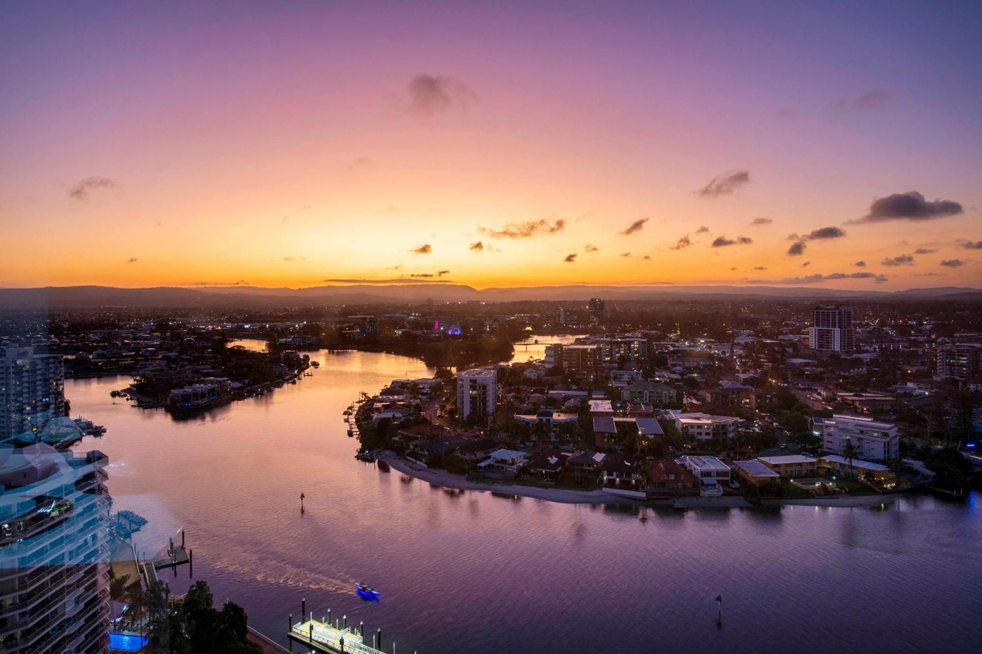 Ocean View Apartments With Balcony - Circle On Cavill - Central Location! - Self Contained & Privately Managed Gold Coast Luaran gambar