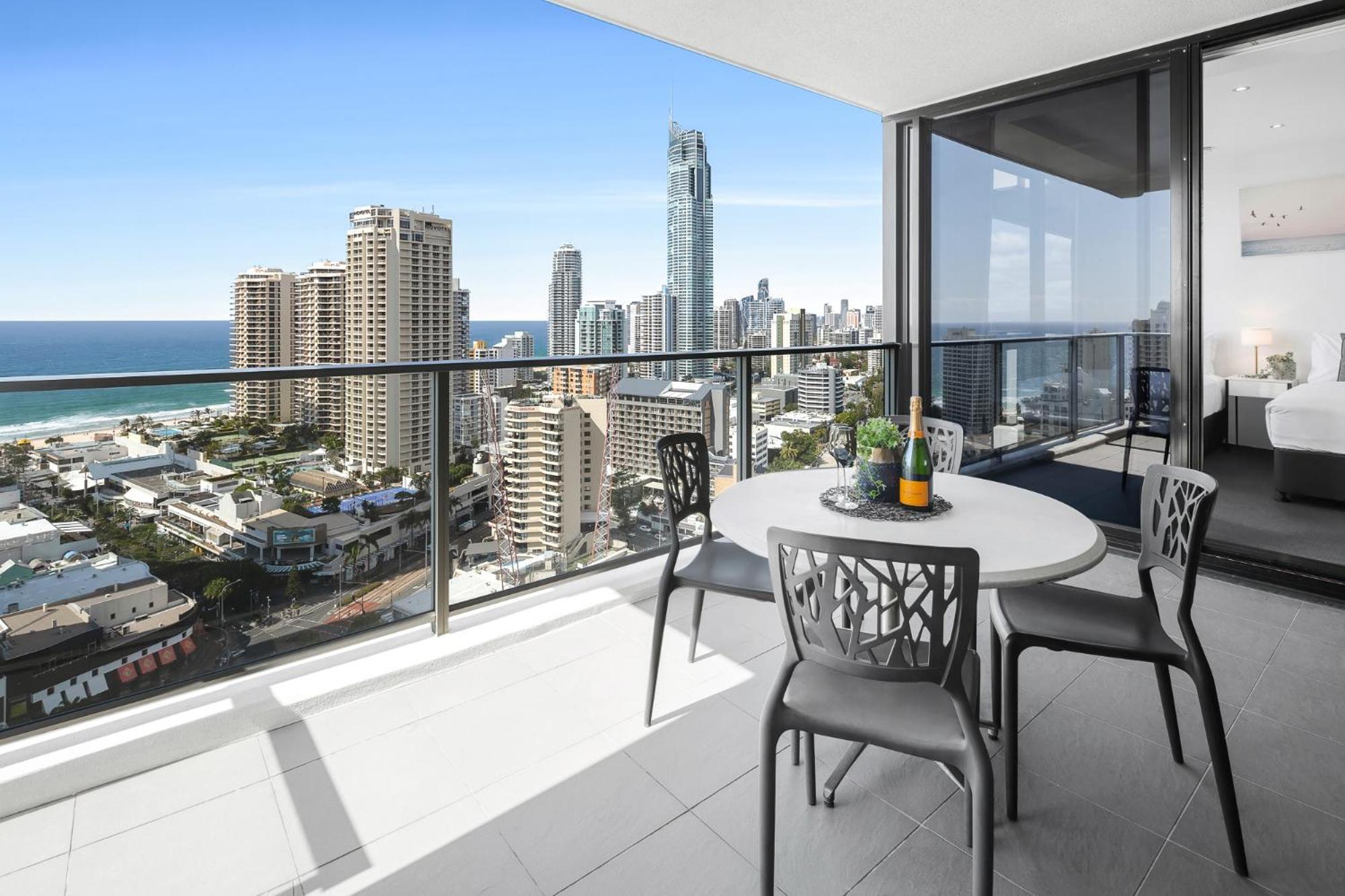 Ocean View Apartments With Balcony - Circle On Cavill - Central Location! - Self Contained & Privately Managed Gold Coast Luaran gambar