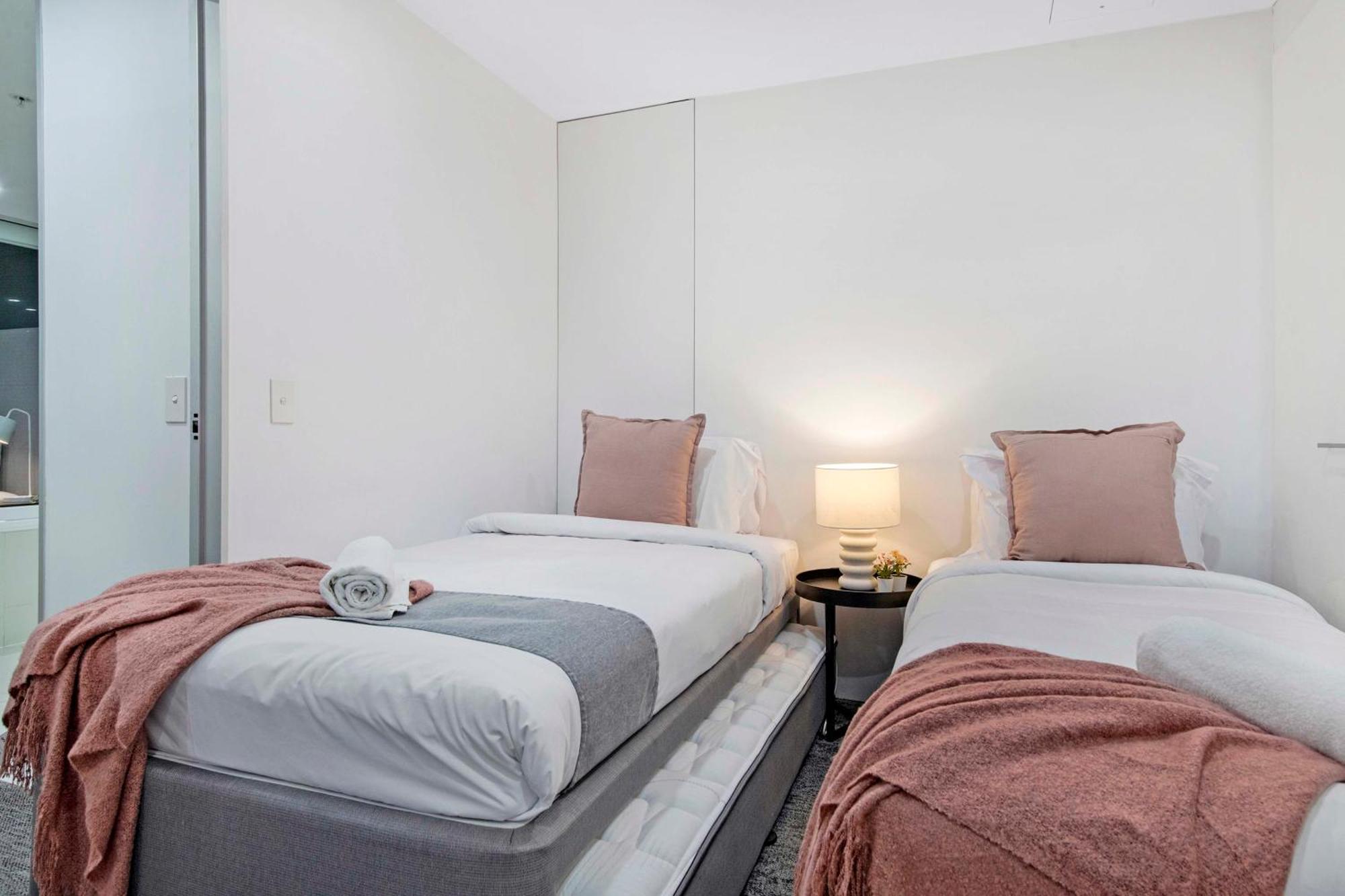 Ocean View Apartments With Balcony - Circle On Cavill - Central Location! - Self Contained & Privately Managed Gold Coast Luaran gambar